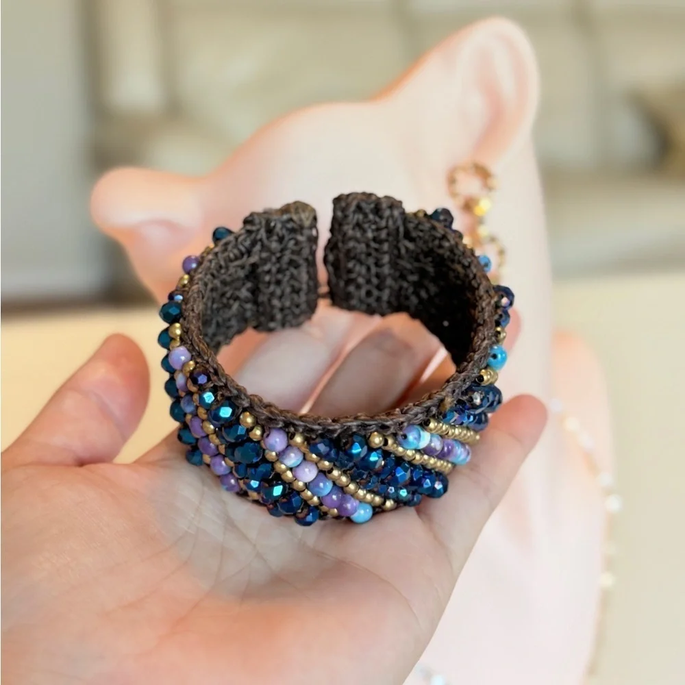 ⚜️ Beaded Bracelet with Blue and Purple Accents - Picture 4 of 7
